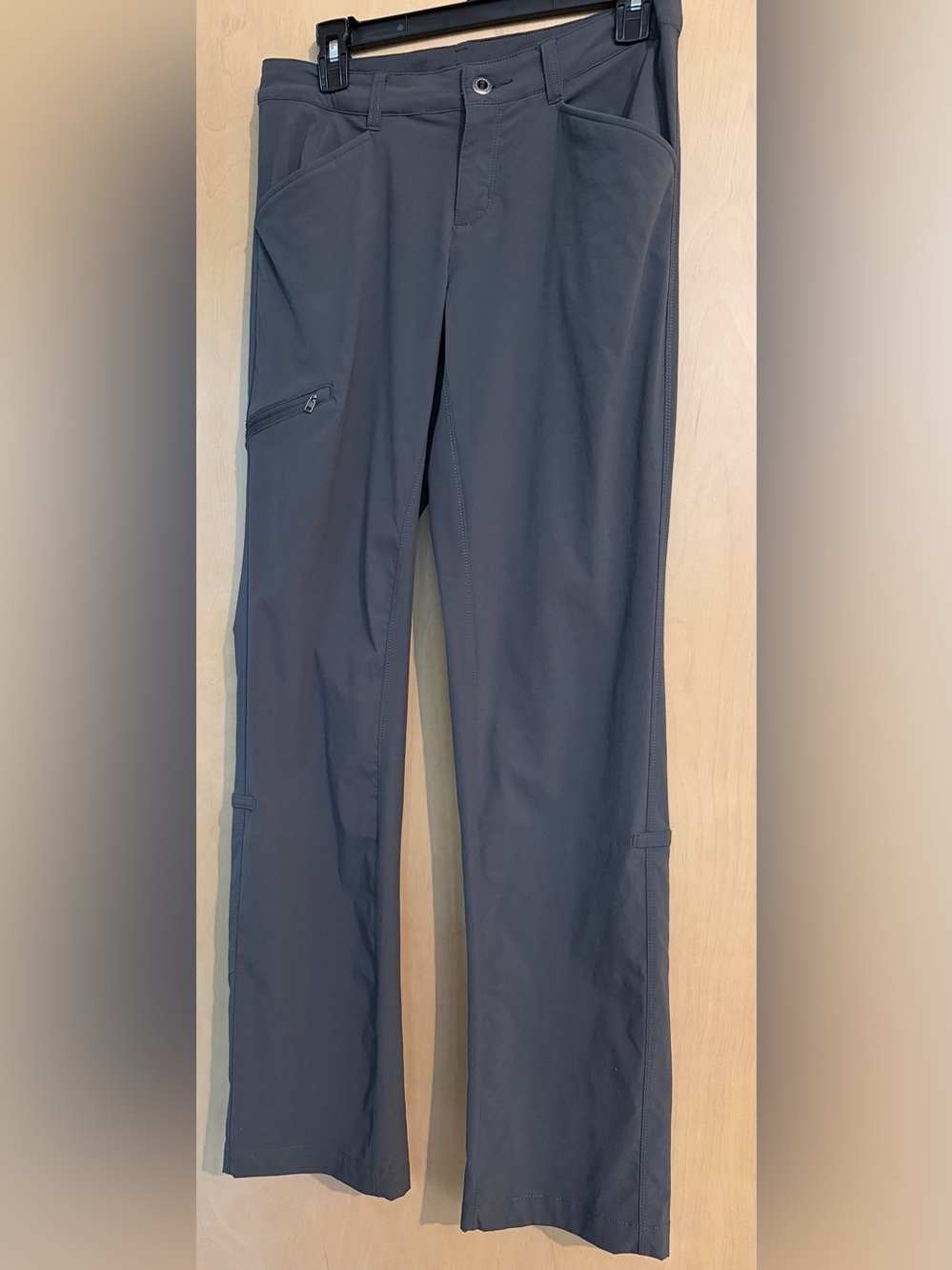 Patagonia NWOT Sz 4 gray adjustable hiking outdoor pants